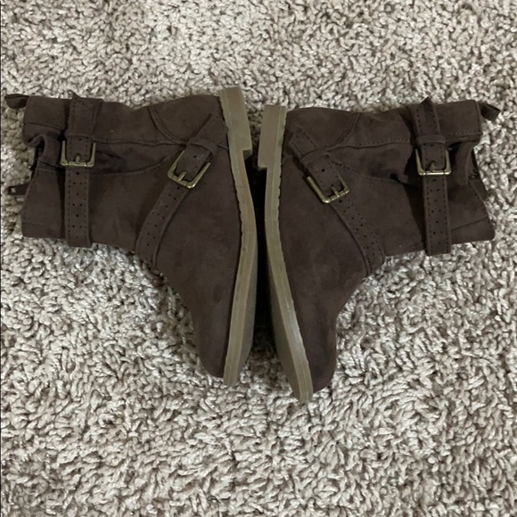 Old Navy Faux Suede Boots - Picture 4 of 9